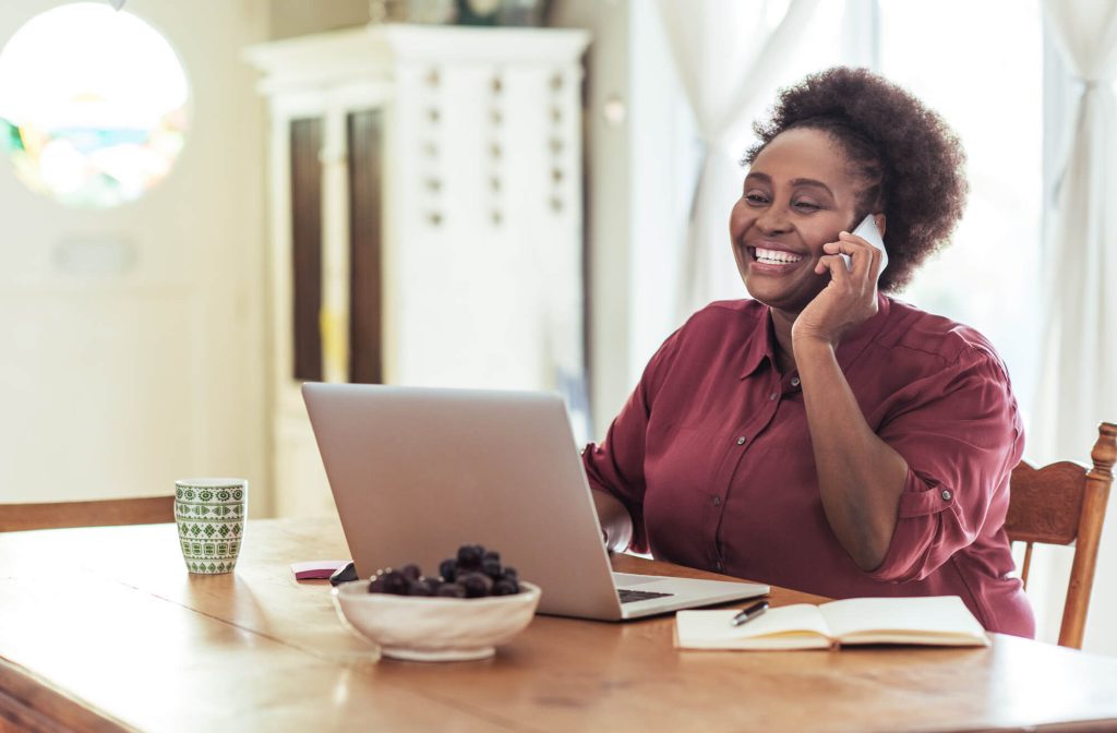 online employee loves her home-based business